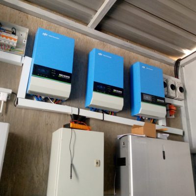 5.32kW Inverter and Batteries for grid integration and energy storage